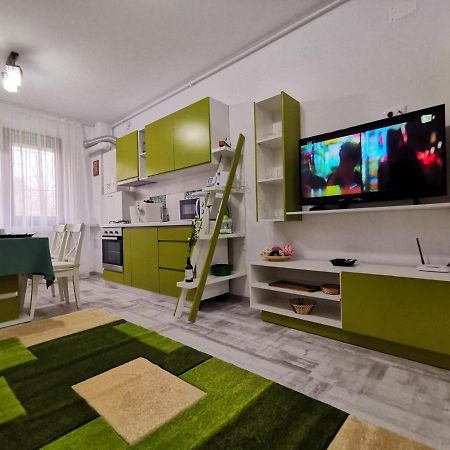 Green Apartment- Brilliant Apartments Constanţa Exterior foto